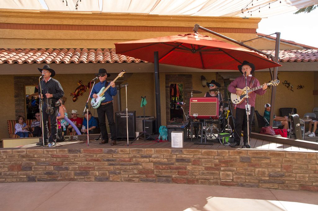 Mesa Regal Rv Resort Live Music Cal Am Properties 2411