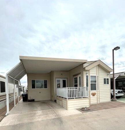 View 651-2821-120 ~ 2006 Cavco RV Park Model ~ New Listing!  GORGEOUS INSIDE!!